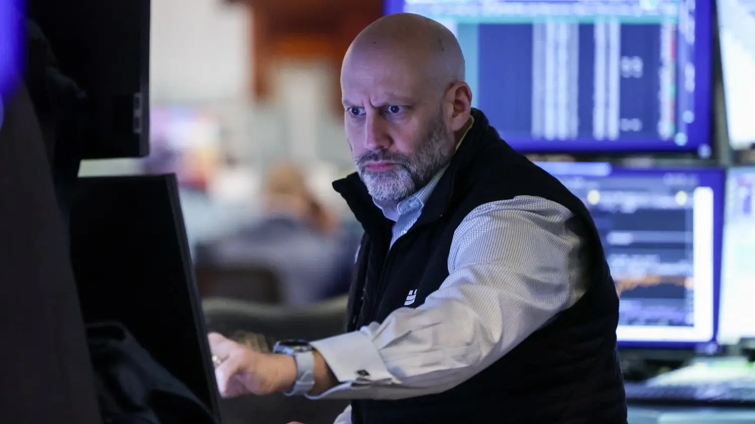 Oil price chart showing the 8.5% single-session spike as Iran conflict disrupts Strait of Hormuz tanker traffic